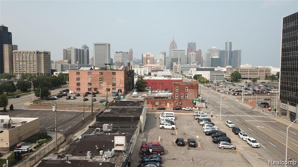 1400 W FORT Street Property Photo 1