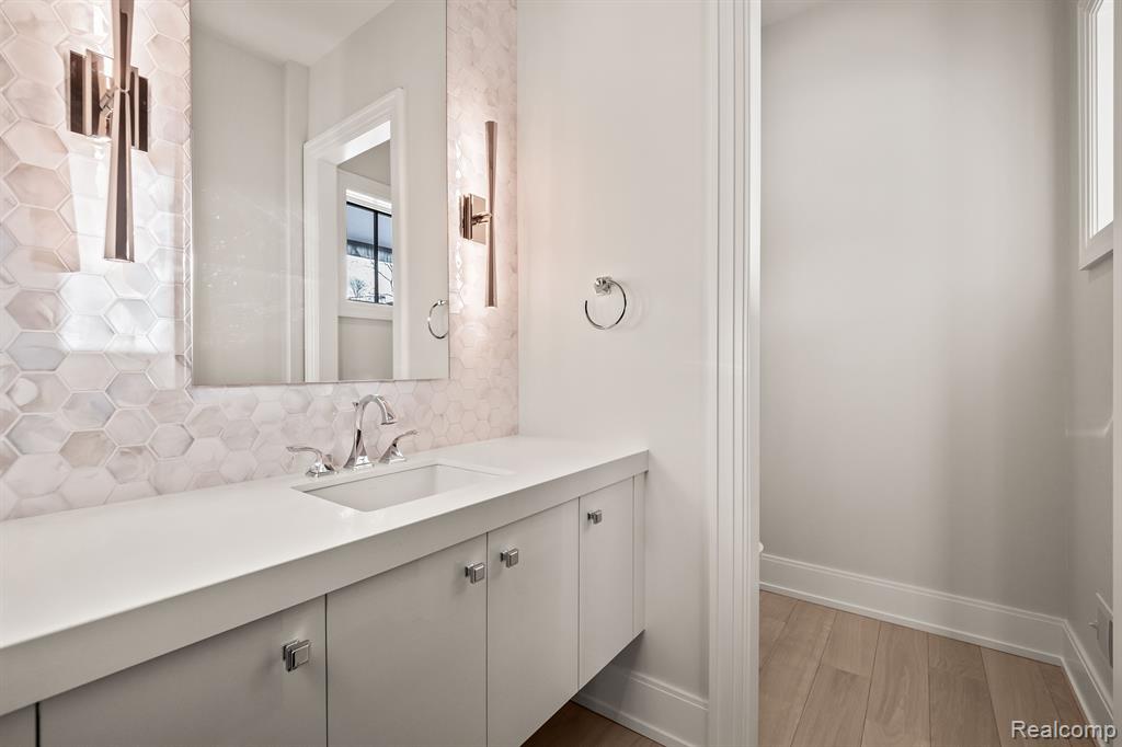 1120 Lyonhurst Street Property Photo 25