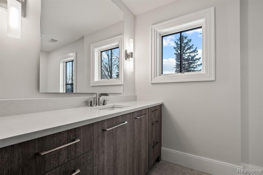 1120 Lyonhurst Street Property Photo 43