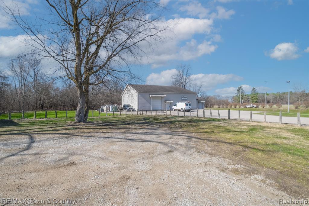 2170 Lavelle Road Property Photo 2