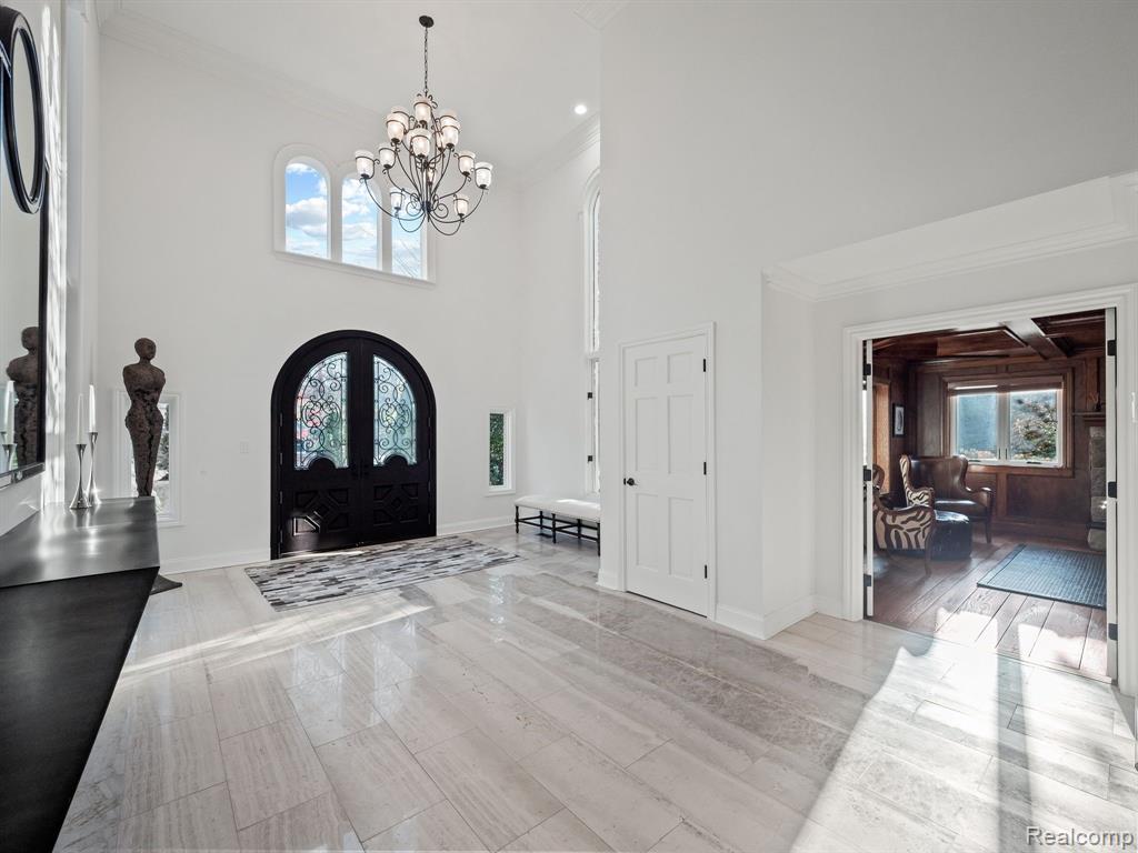 5190 Clarendon Crest Street Property Photo 6