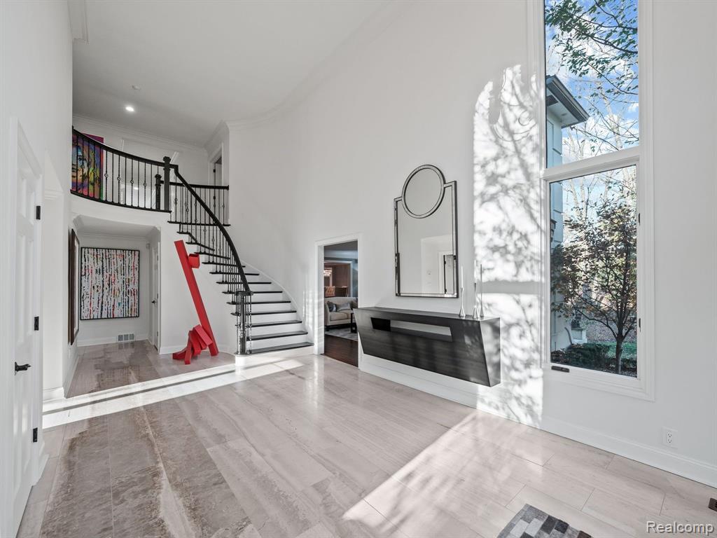 5190 Clarendon Crest Street Property Photo 7