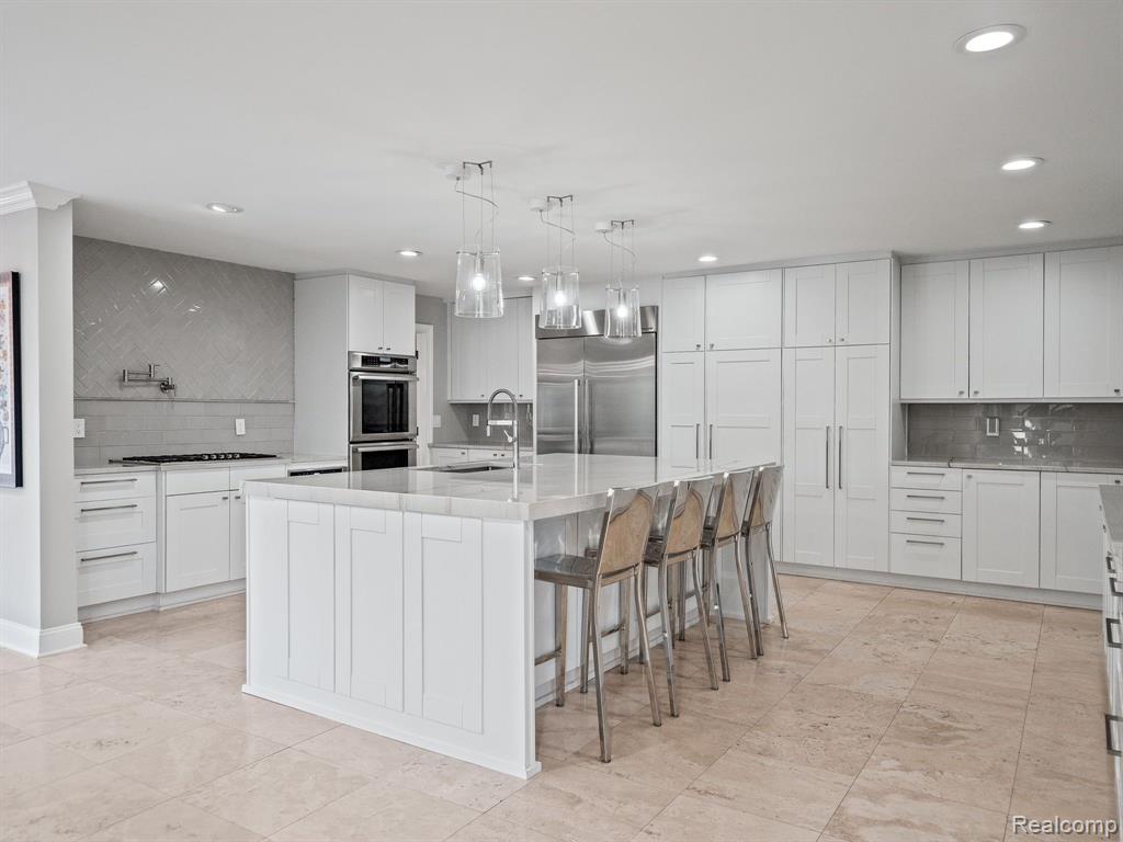 5190 Clarendon Crest Street Property Photo 13