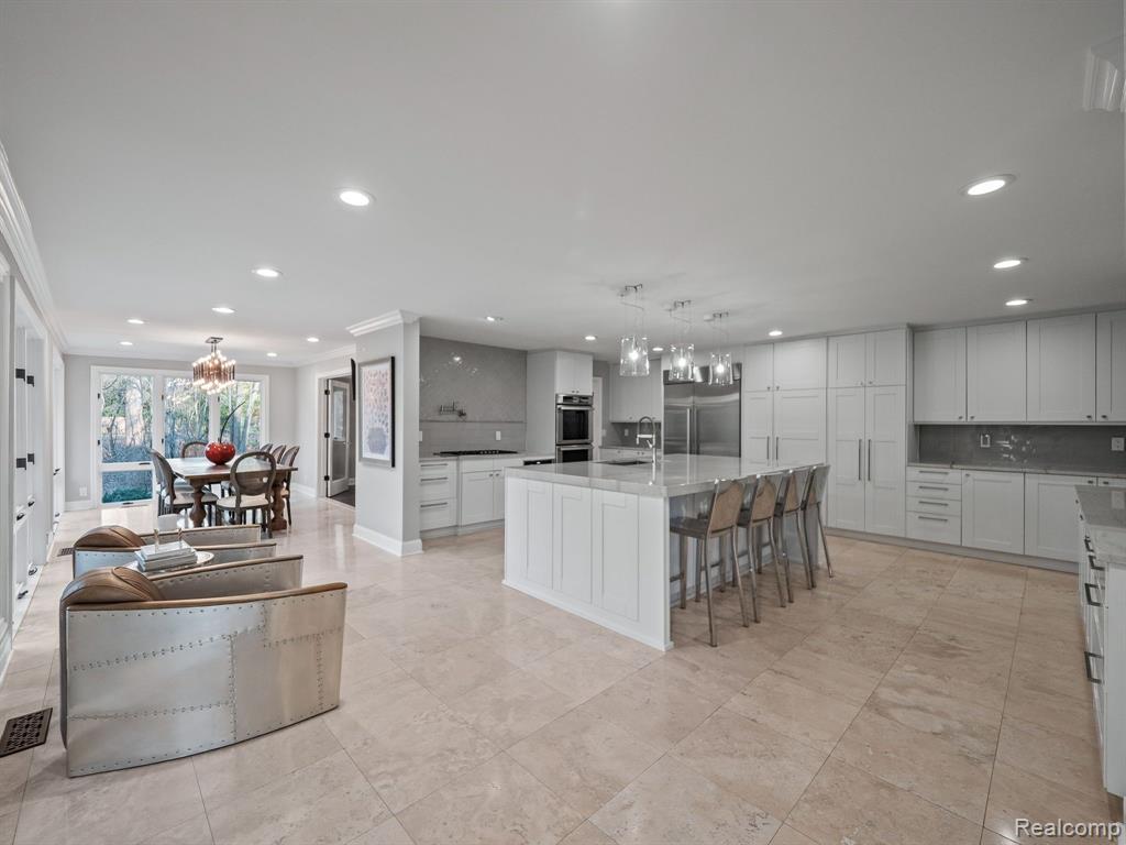 5190 Clarendon Crest Street Property Photo 14