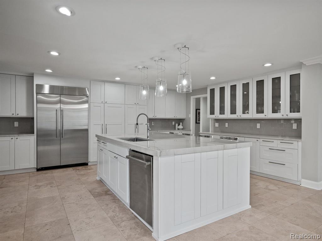 5190 Clarendon Crest Street Property Photo 16