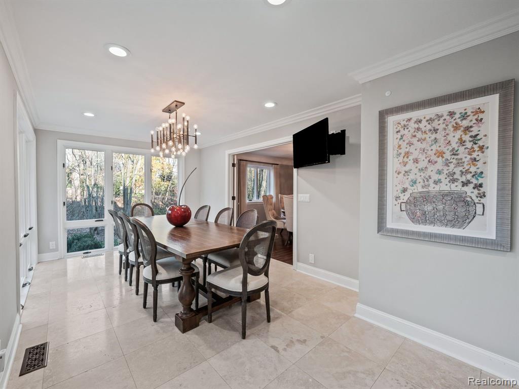 5190 Clarendon Crest Street Property Photo 24