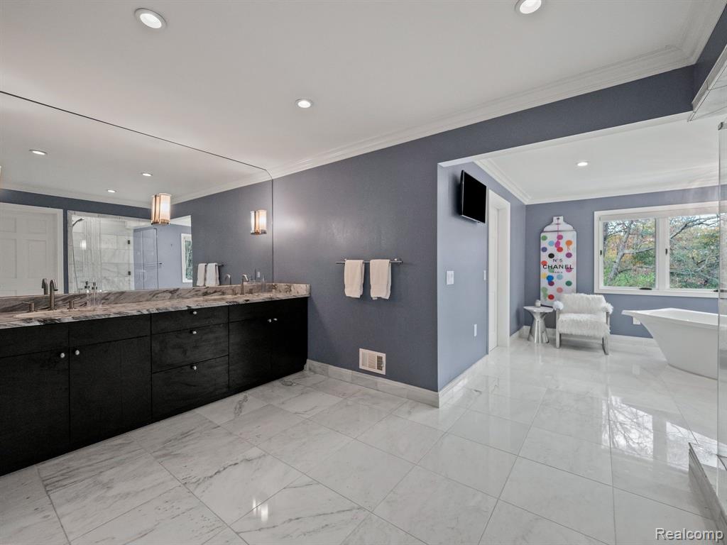 5190 Clarendon Crest Street Property Photo 38