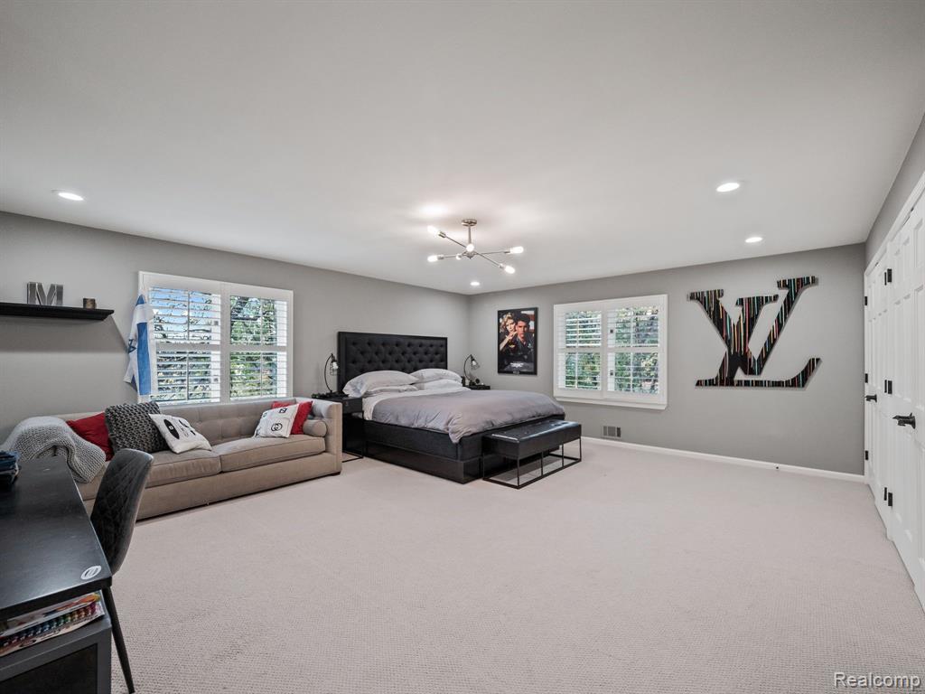 5190 Clarendon Crest Street Property Photo 43
