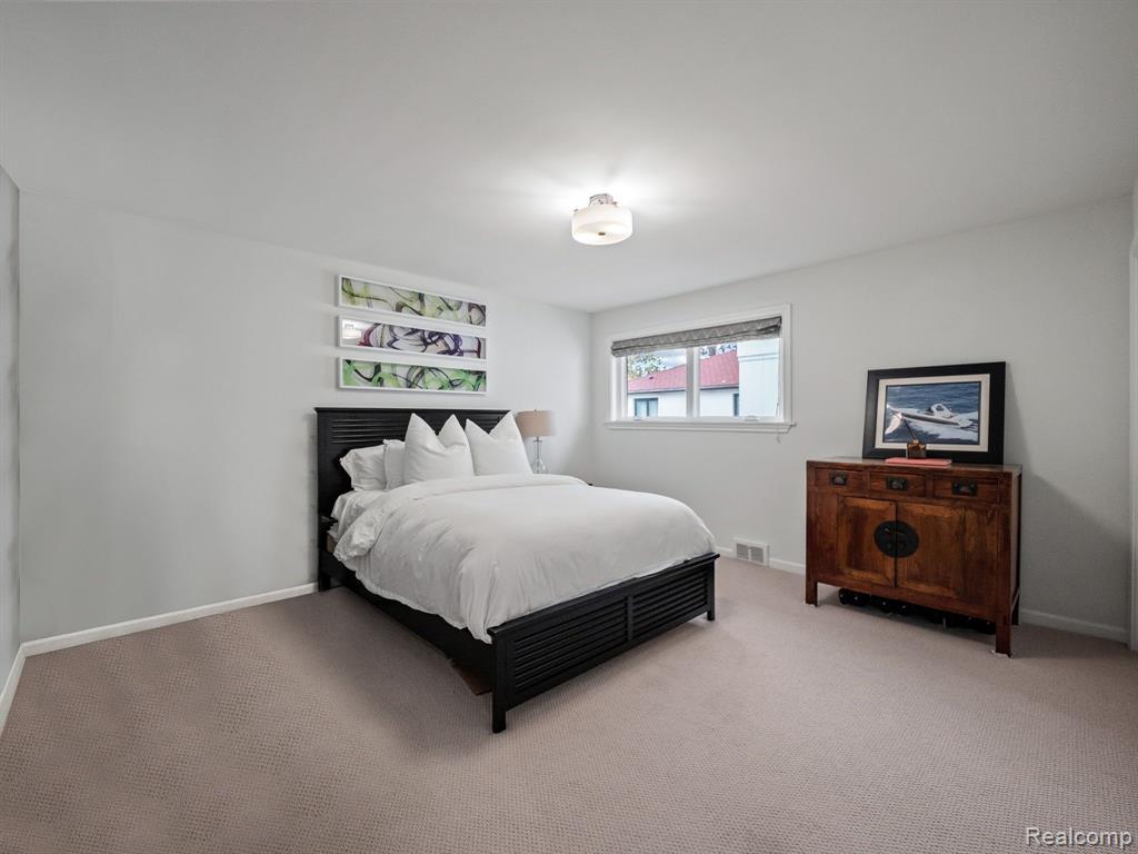 5190 Clarendon Crest Street Property Photo 47