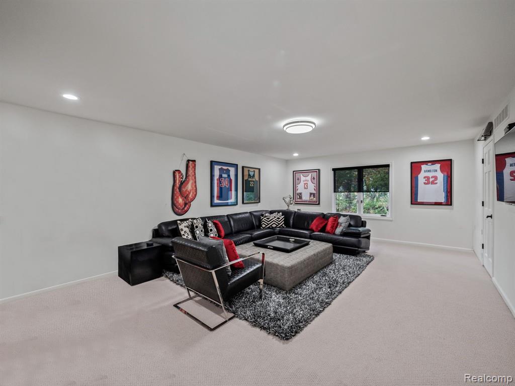 5190 Clarendon Crest Street Property Photo 48