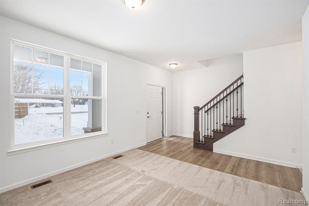 72180 Van Dyke Property Photo 9