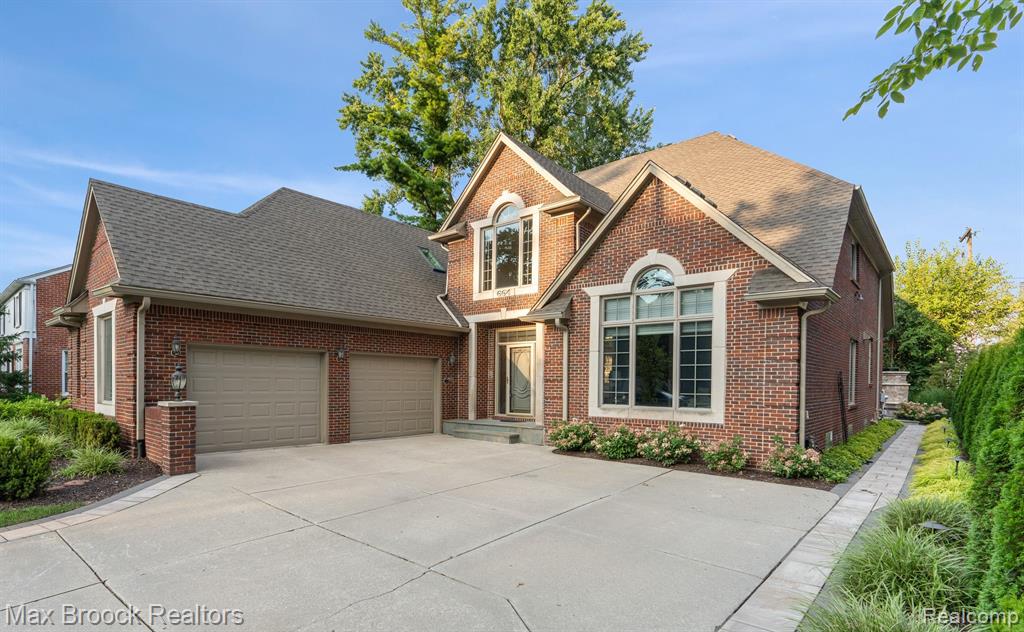 664 Chesterfield Avenue Property Photo 1