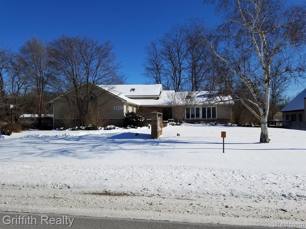 7077 Fieldcrest Drive Property Photo 3