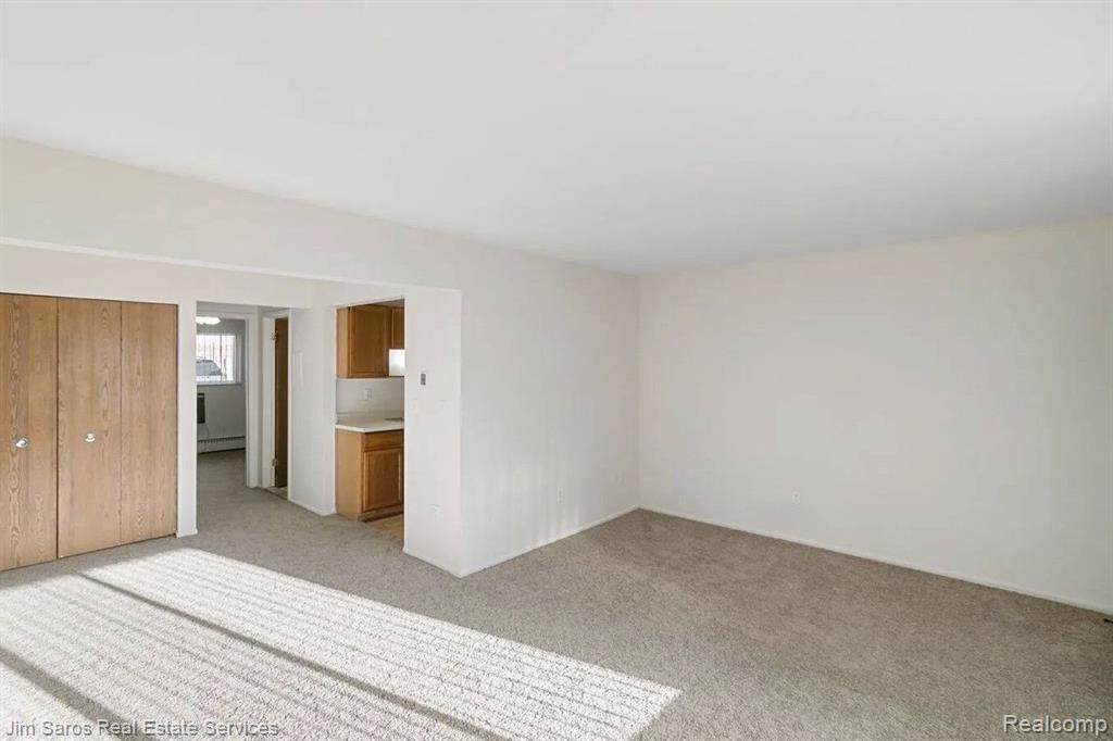 16425 E 12 Mile Rd - 1 Bed Units Property Photo 4