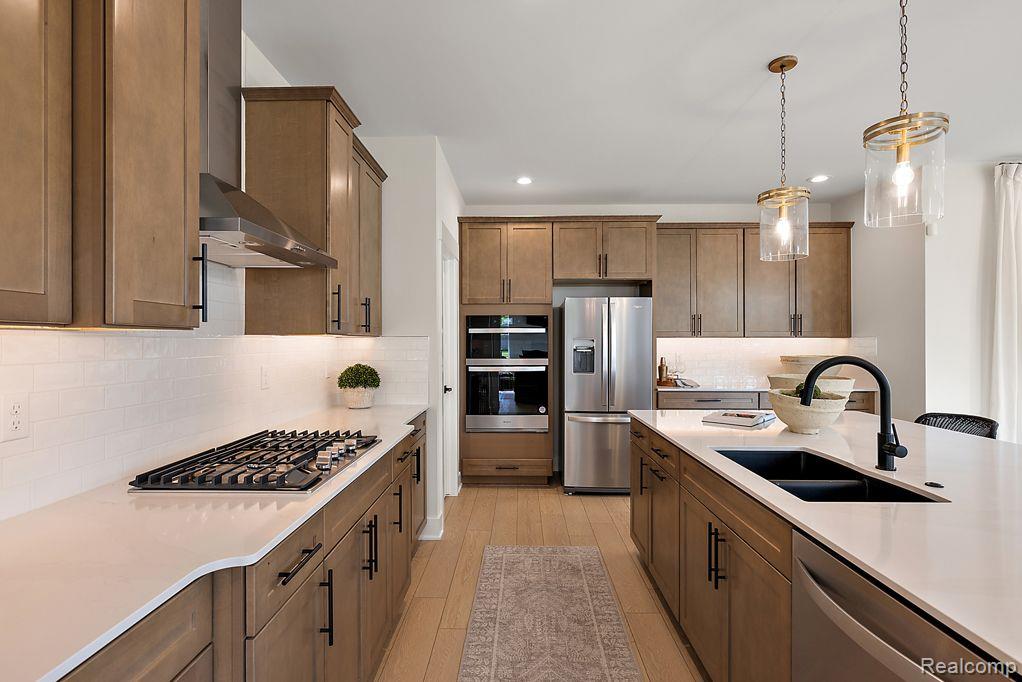 446 6th Street Property Photo 5
