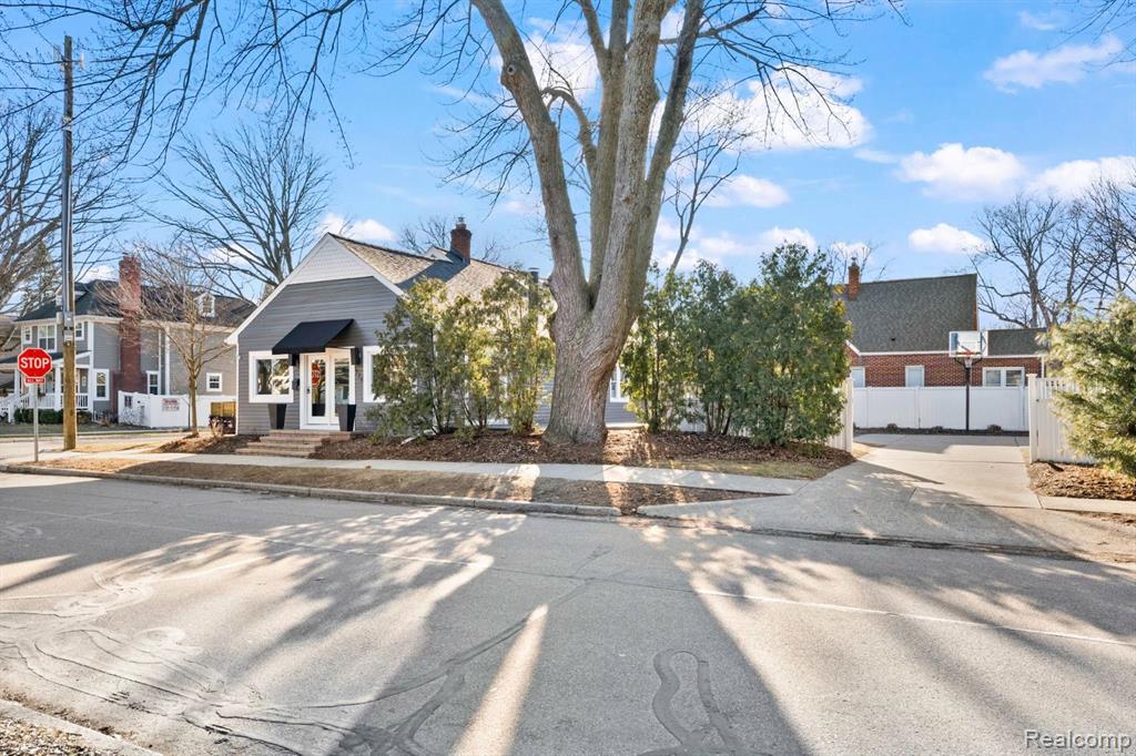 520 Kayser Avenue Property Photo 1