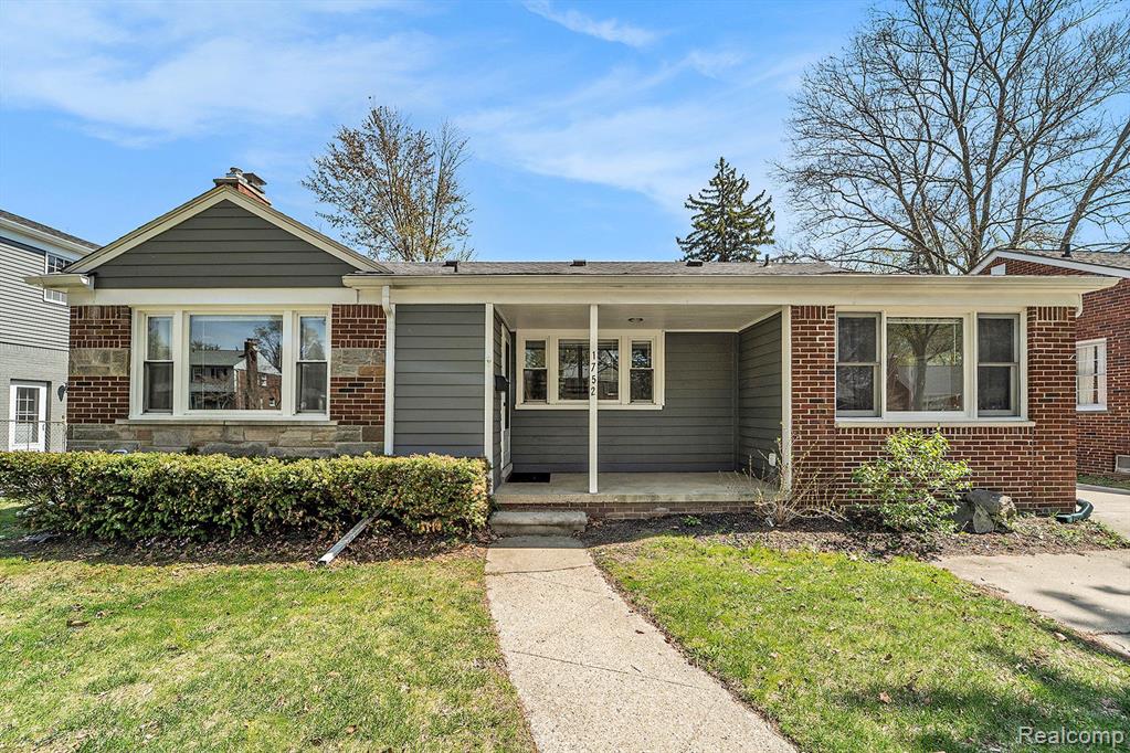 1752 Sheffield Road Property Photo 1