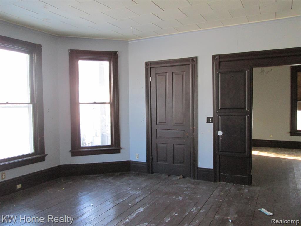 1323 Mackinaw Street Property Photo 3