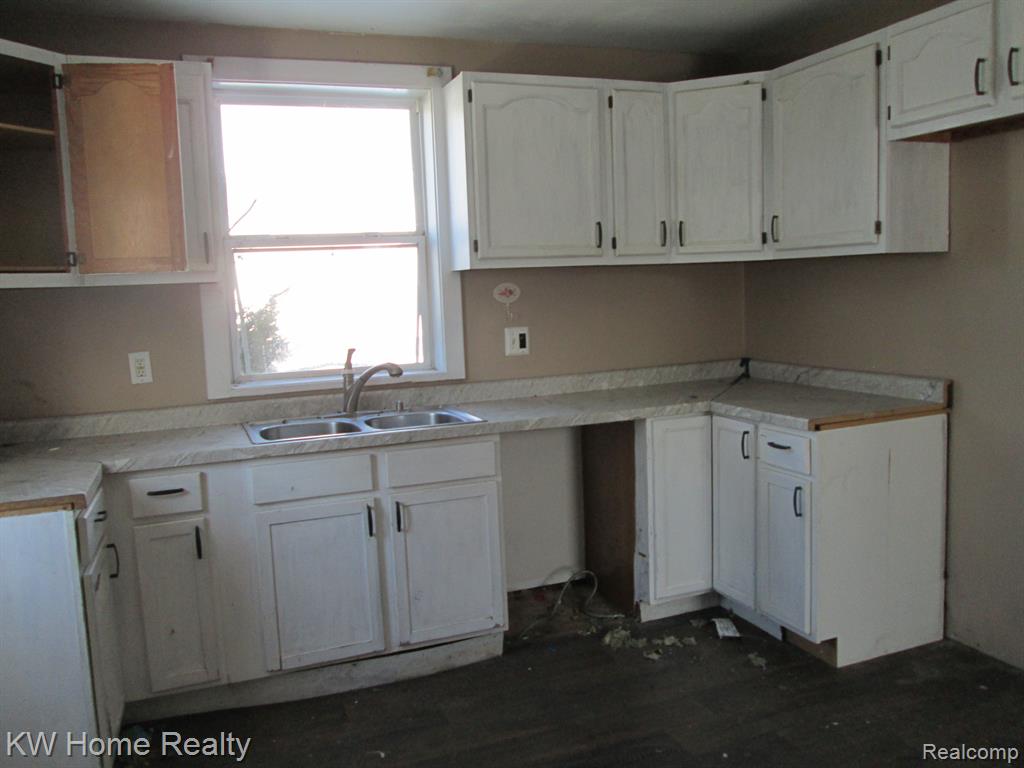 1323 Mackinaw Street Property Photo 5