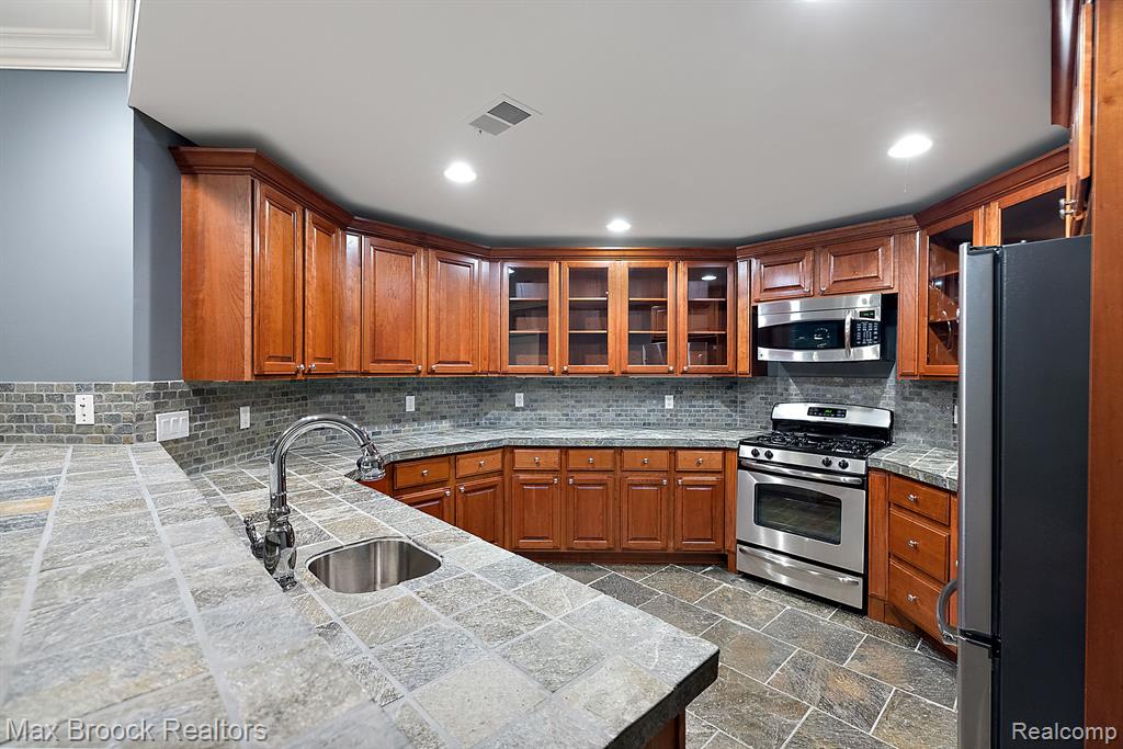 620 Lakeside Drive Property Photo 42