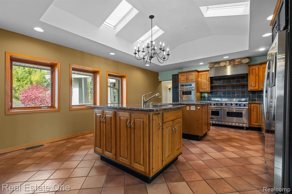60376110 Property Photo 21