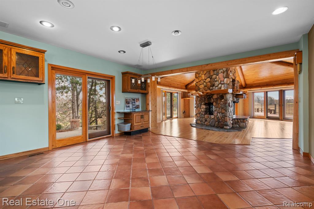 60376110 Property Photo 23