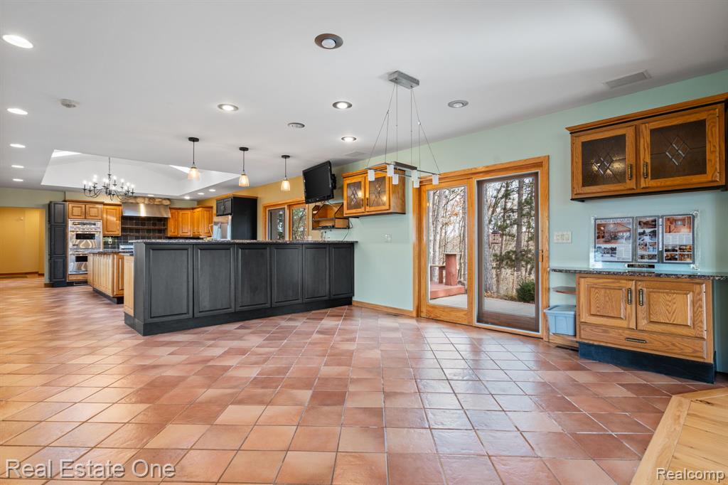 60376110 Property Photo 24