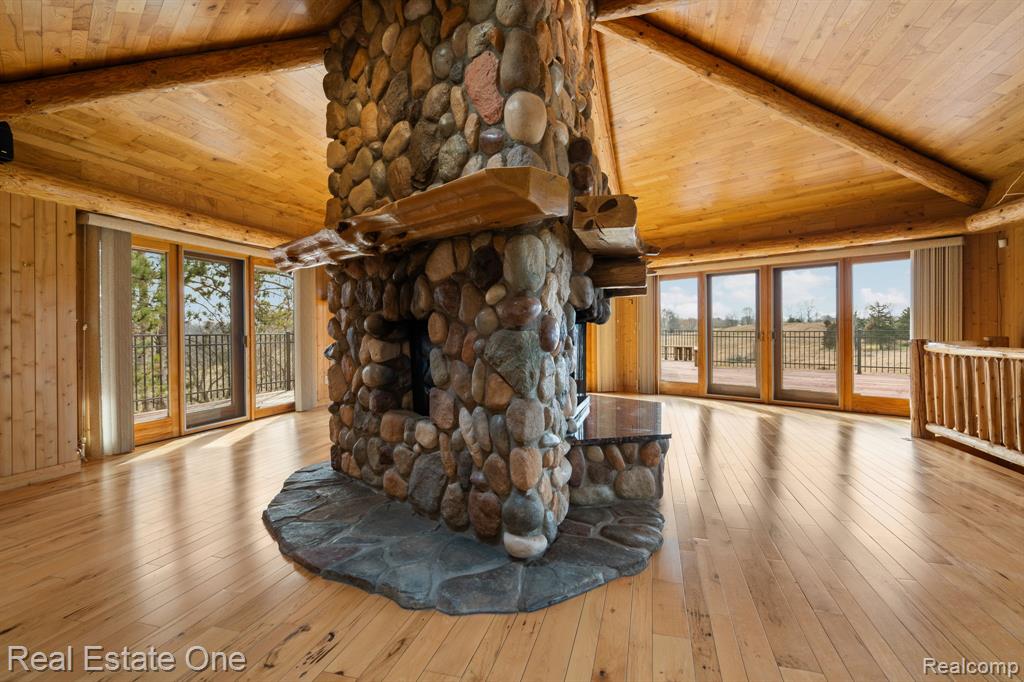60376110 Property Photo 27