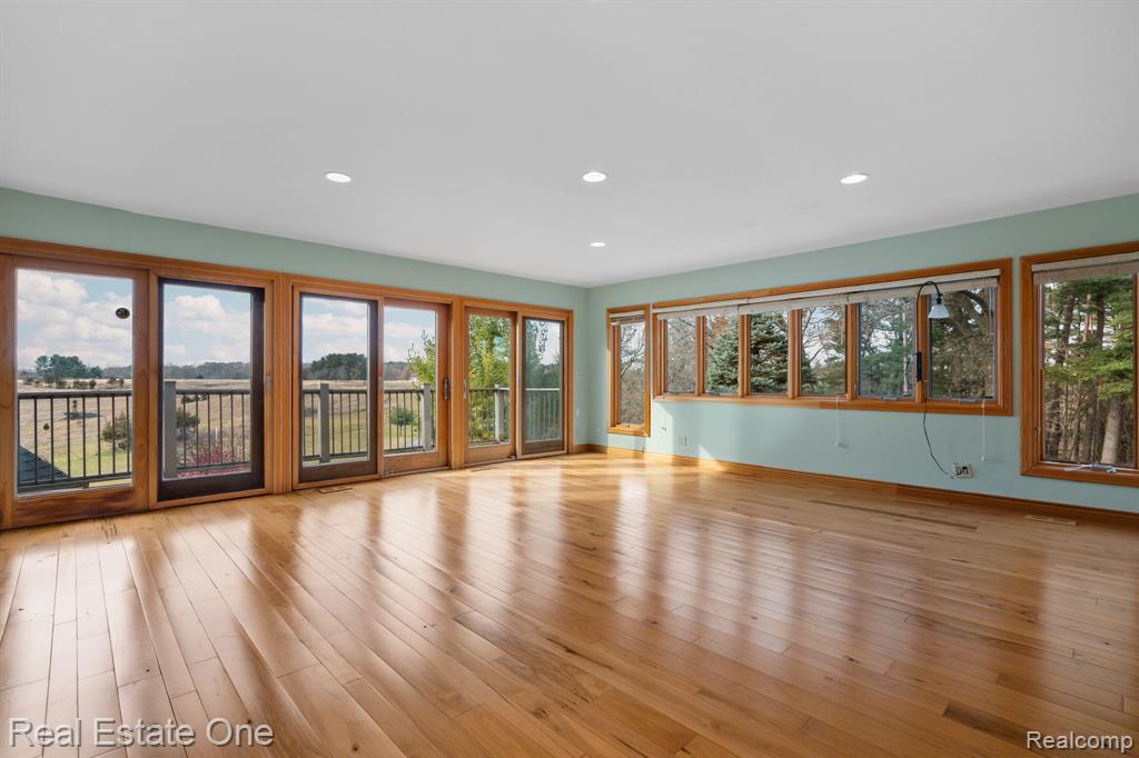 60376110 Property Photo 36