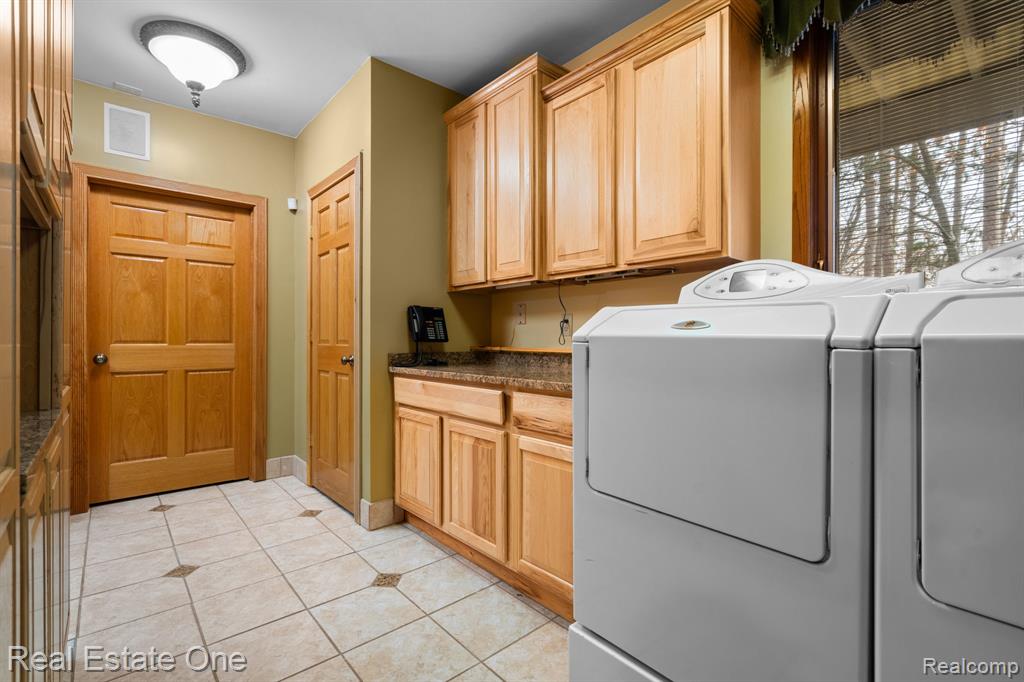 60376110 Property Photo 56