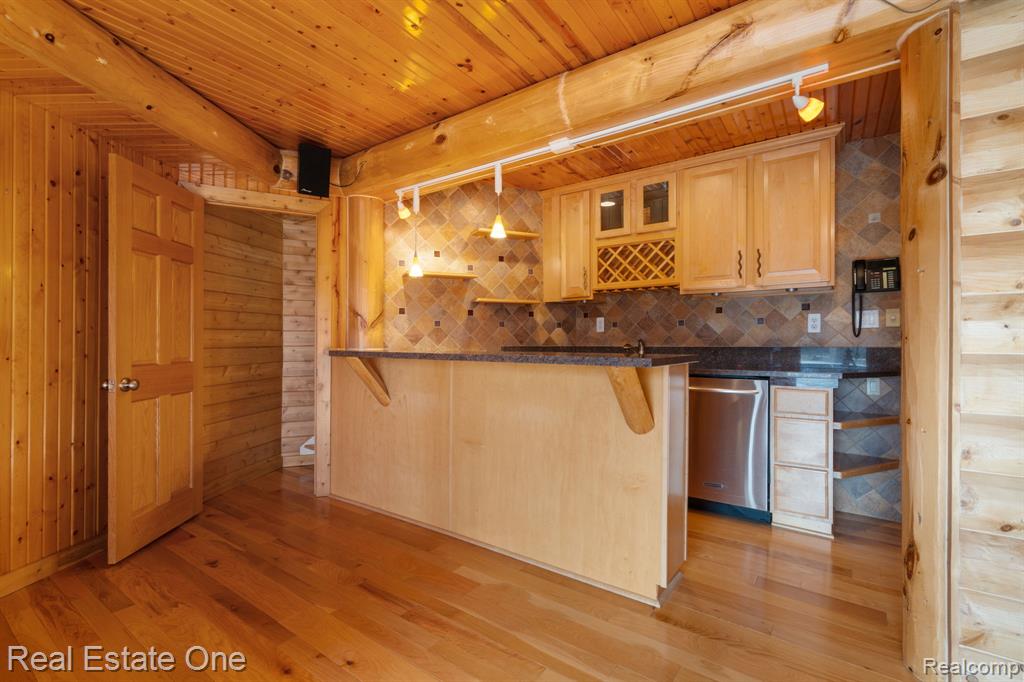 60376110 Property Photo 58