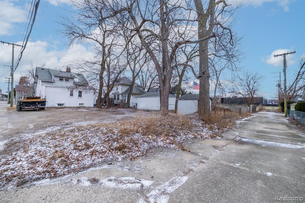 127 W Parent Avenue Property Photo 6