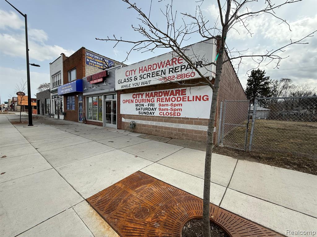 16325 W Warren Avenue Property Photo 1