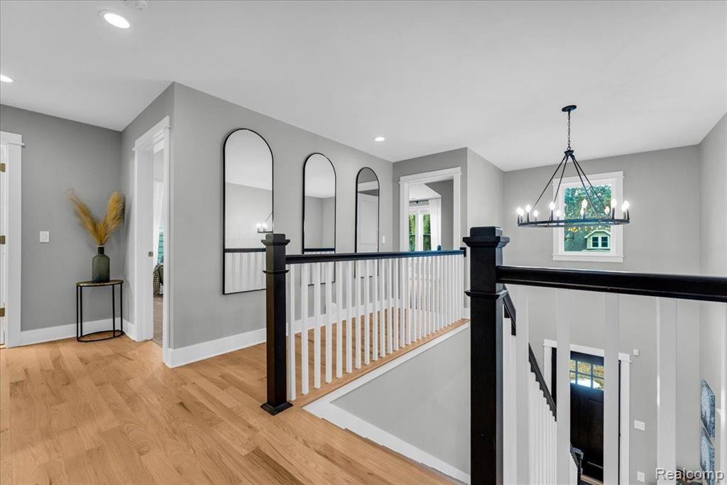 2620 Maplewood Avenue Property Photo 11