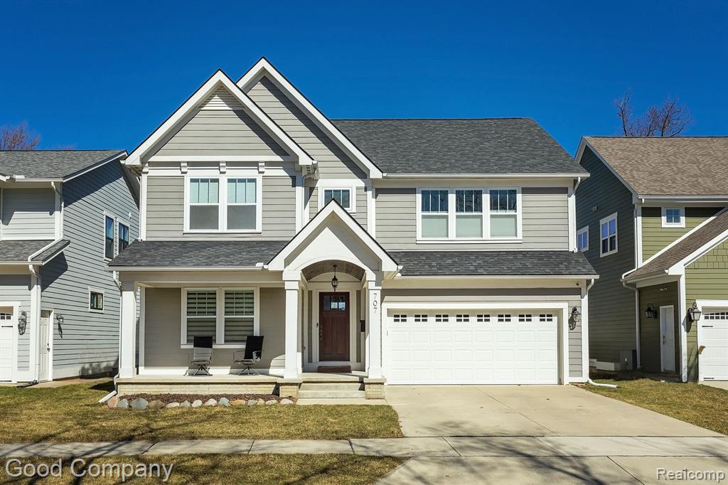 707 Golf Avenue Property Photo 2