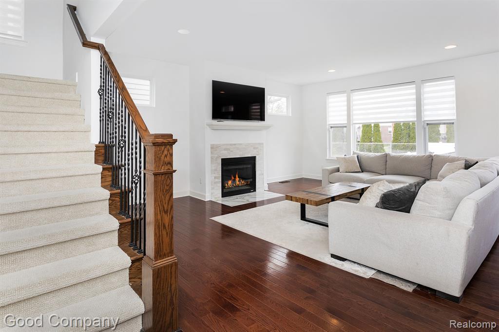 707 Golf Avenue Property Photo 8