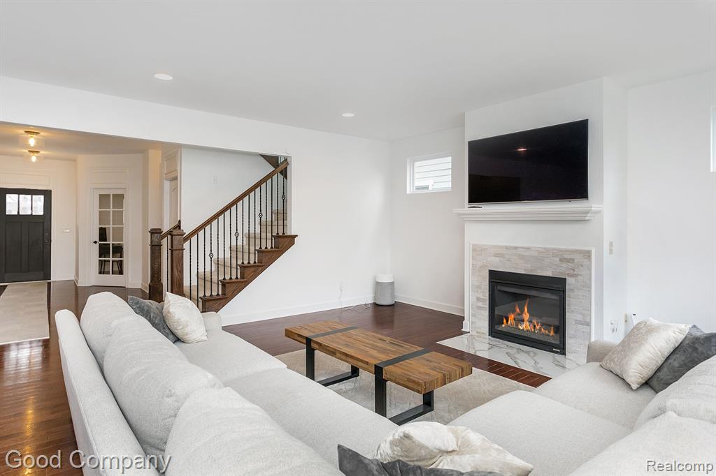 707 Golf Avenue Property Photo 10