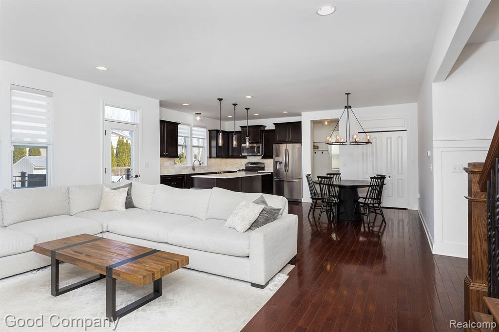 707 Golf Avenue Property Photo 11