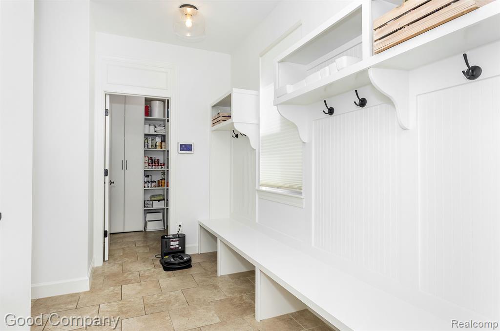 707 Golf Avenue Property Photo 18