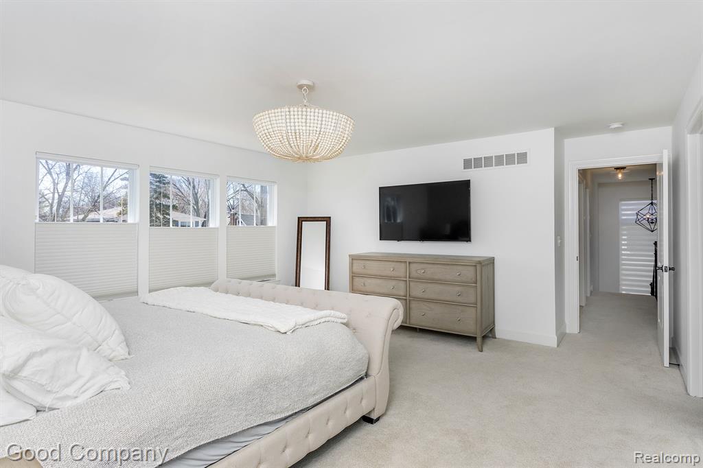 707 Golf Avenue Property Photo 22