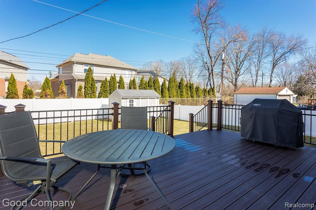 707 Golf Avenue Property Photo 42