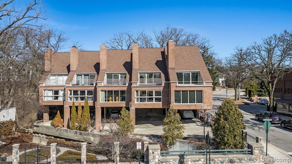 511 Brookside Avenue Property Photo 1