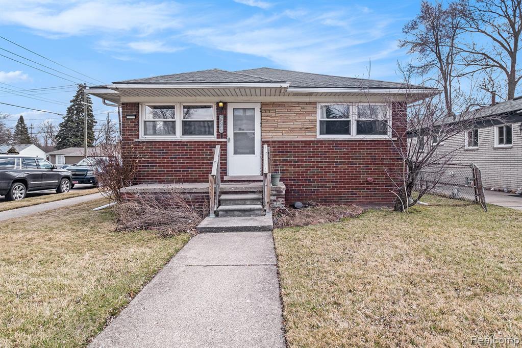 32260 LINDERMAN Avenue Property Photo 1