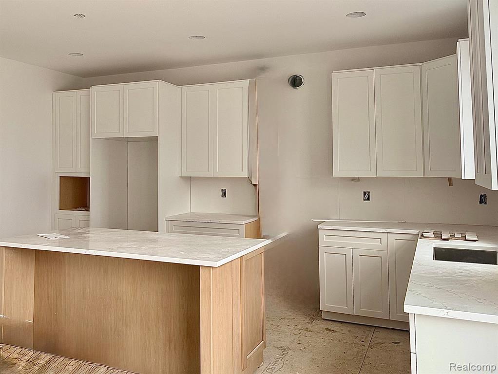 4107 Devon Property Photo 4