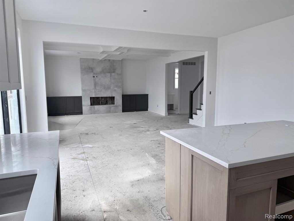4107 Devon Property Photo 10