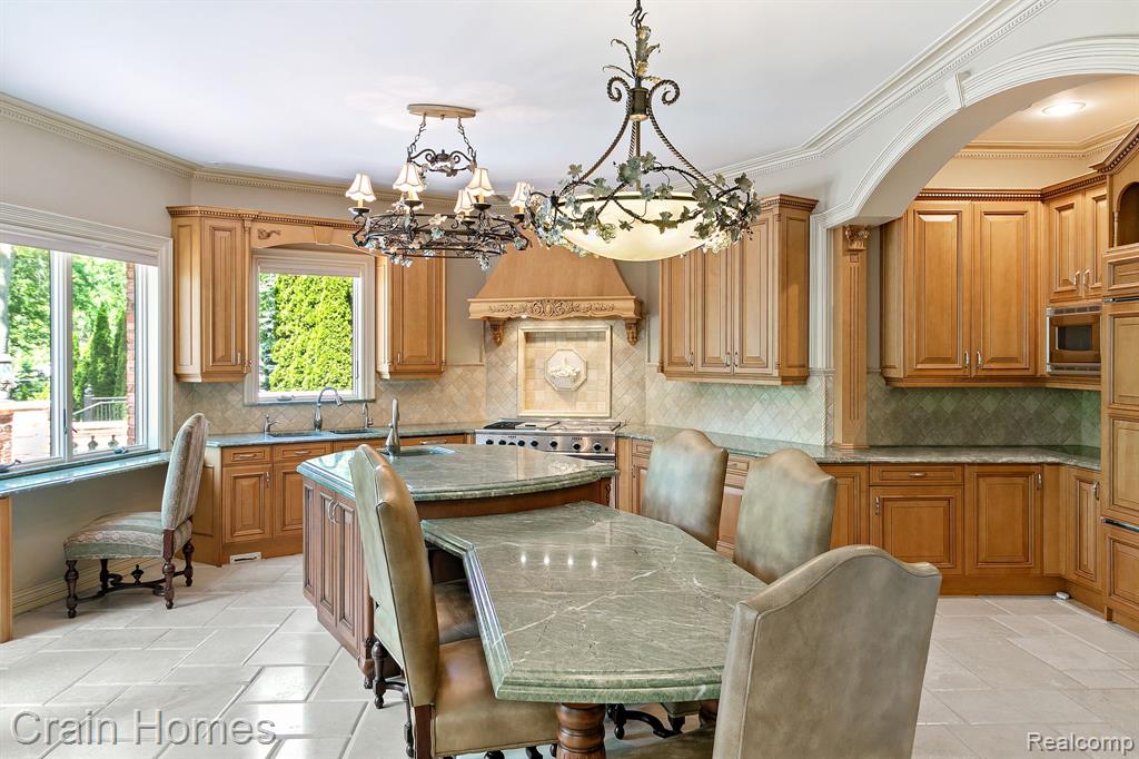 255 Camelot Way Property Photo 12