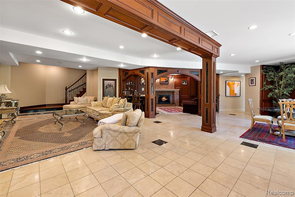 255 Camelot Way Property Photo 30