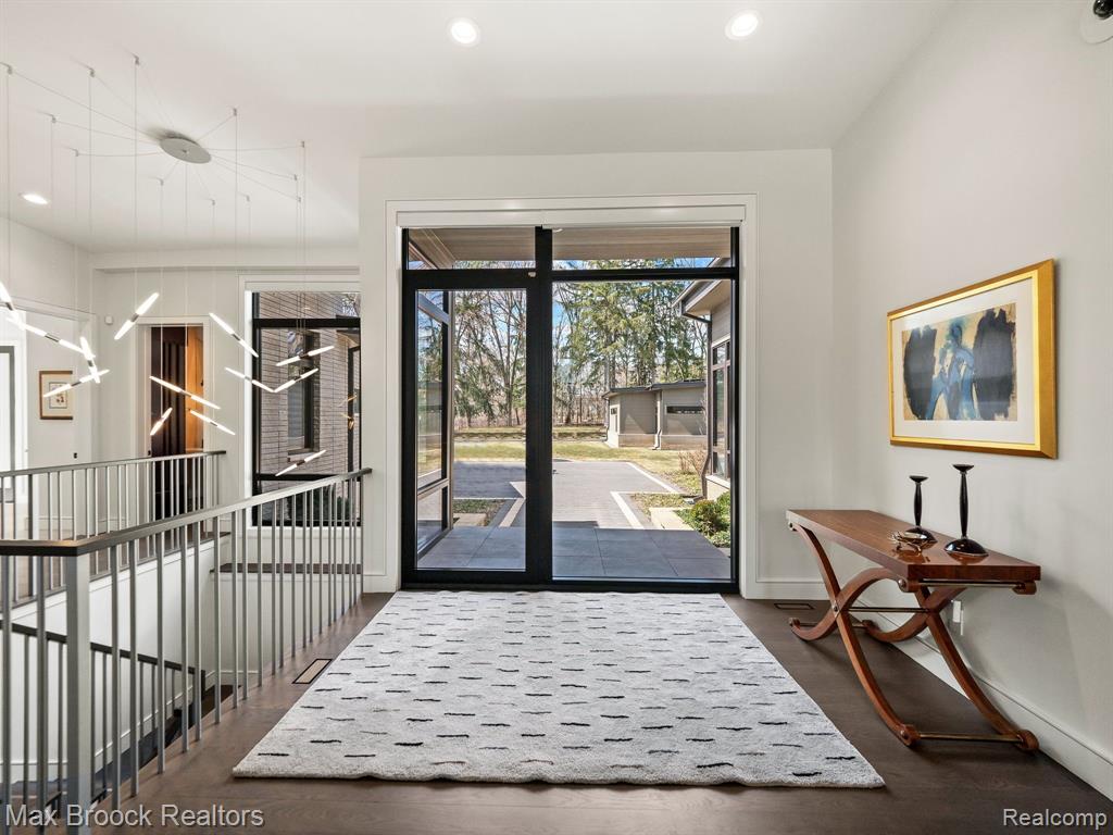 4890 Charing Cross Road Property Photo 3