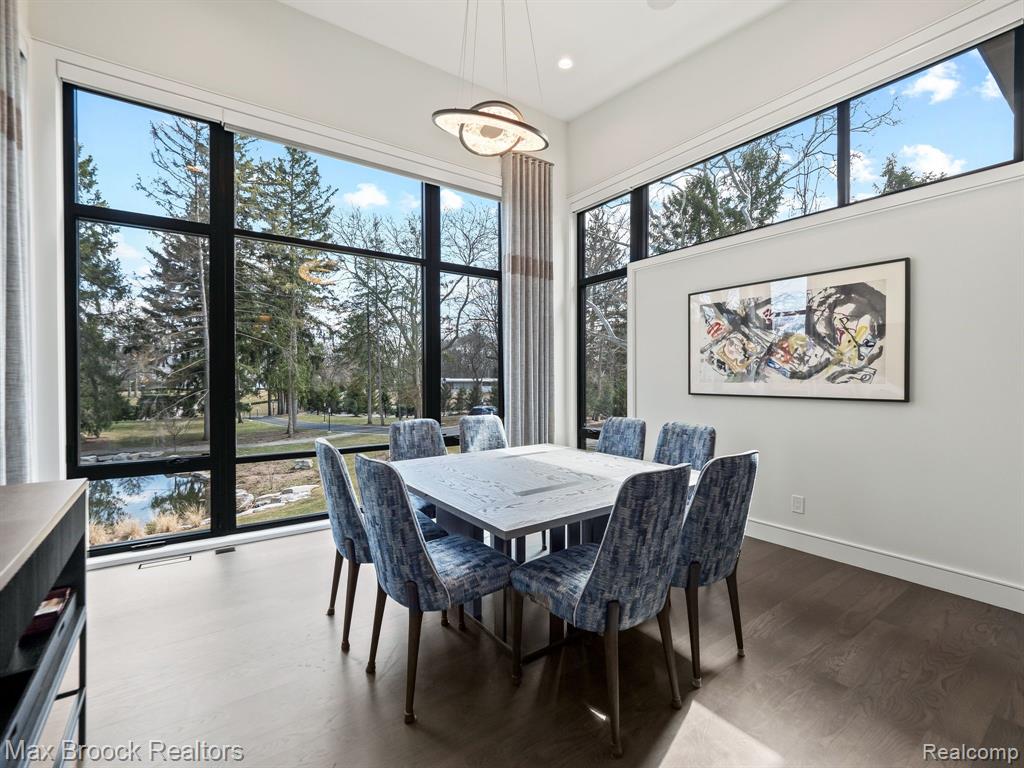 4890 Charing Cross Road Property Photo 16