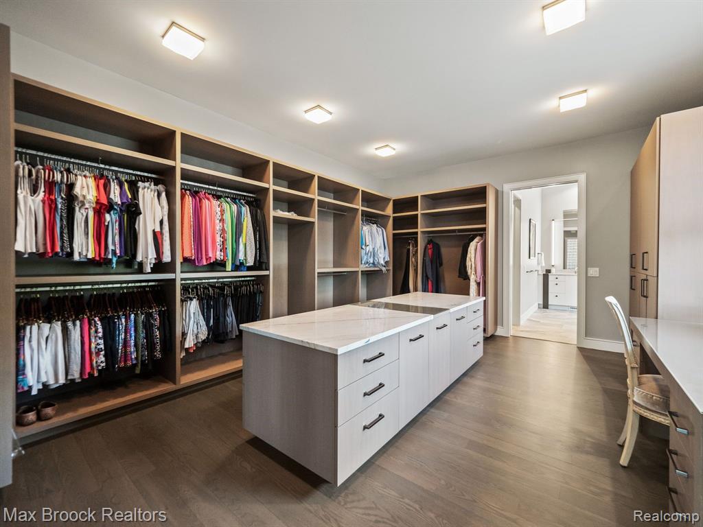 4890 Charing Cross Road Property Photo 23
